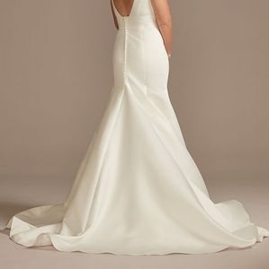 Mermaid Ivory Satin Plunge Wedding Gown #WG4016